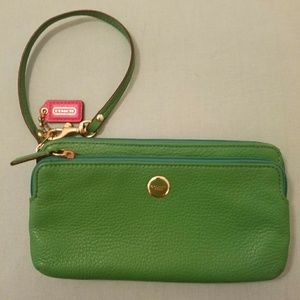 Coach women's green poppy leather double zip wrist